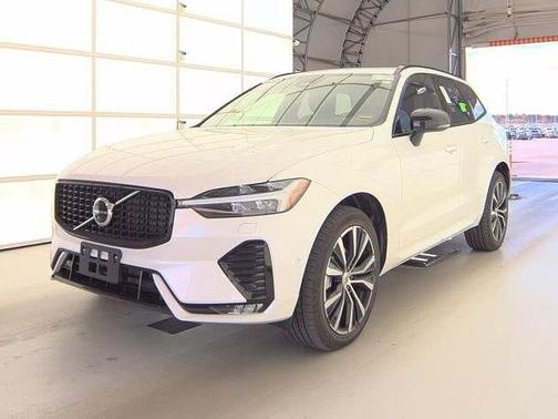 2025 Volvo XC60 Plus
