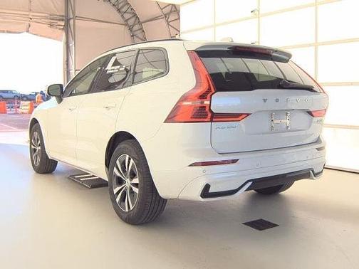 2025 Volvo XC60 Core