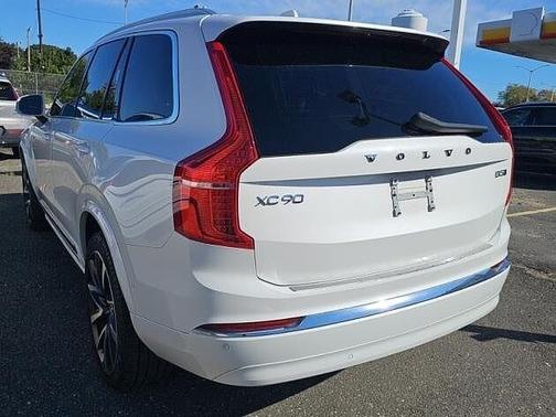 2023 Volvo XC90 Plus