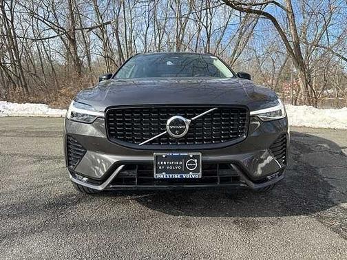2025 Volvo XC60 Plus