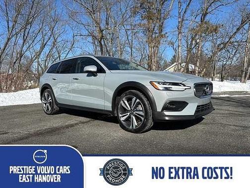 2025 Volvo V60 Cross Country Plus