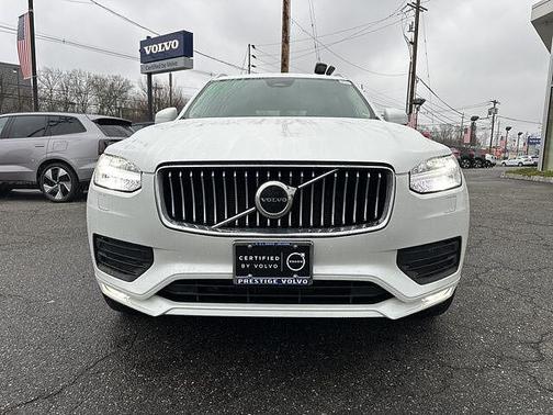 Crystal White 2023 Volvo XC90 Core