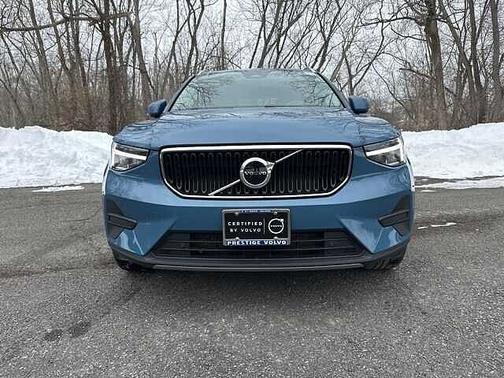 2023 Volvo XC40 Core