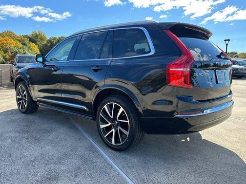 Onyx Black Metallic 2024 Volvo XC90 B6 Plus Bright Theme 6-Seater