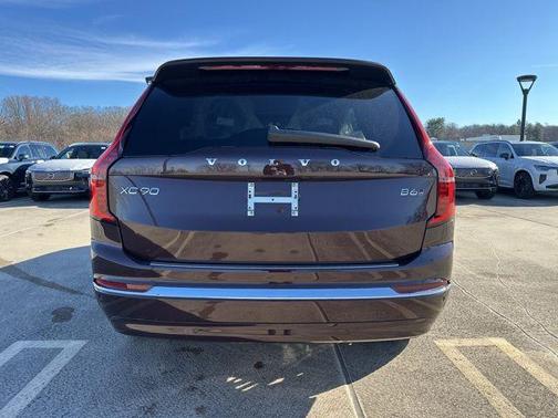 Mulberry Red 2026 Volvo XC90 B6 Core