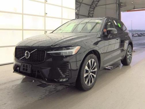 2025 Volvo XC60 B5 Plus
