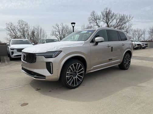 Bright 2026 Volvo XC90 B6 Plus 7-Seater