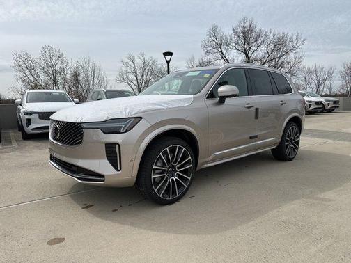 Bright 2026 Volvo XC90 B6 Plus 7-Seater