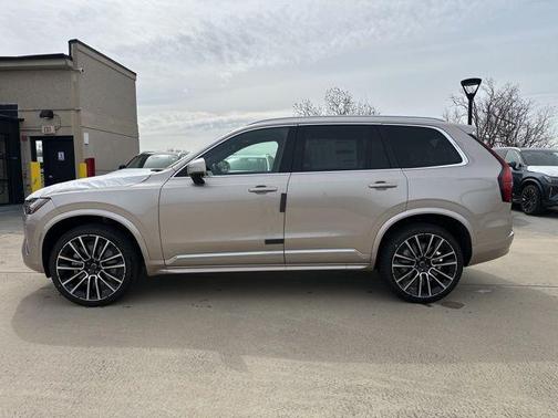 Bright 2026 Volvo XC90 B6 Plus 7-Seater