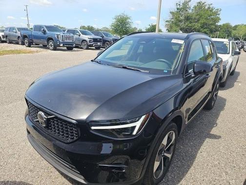 Onyx Black 2026 Volvo XC40 B5 Plus