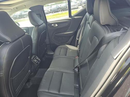 Onyx Black 2026 Volvo XC40 B5 Plus