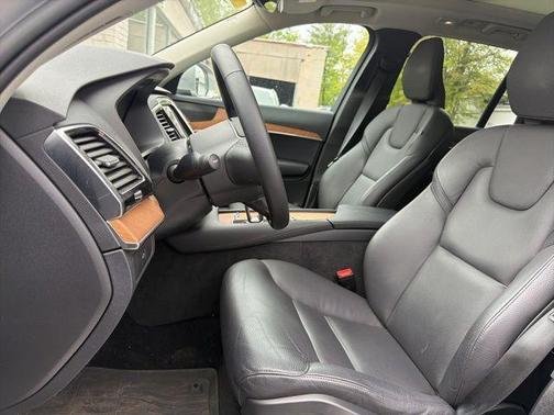 Silver 2023 Volvo XC90 B6 Plus 6-Seater