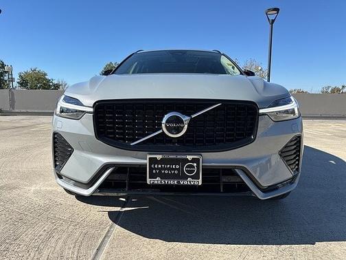 2024 Volvo XC60 B5 Ultimate Dark