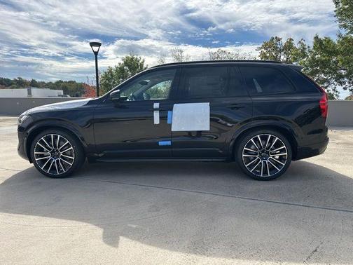 Onyx Black Metallic 2026 Volvo XC90 B6 Ultra Dark Theme 7-Seater
