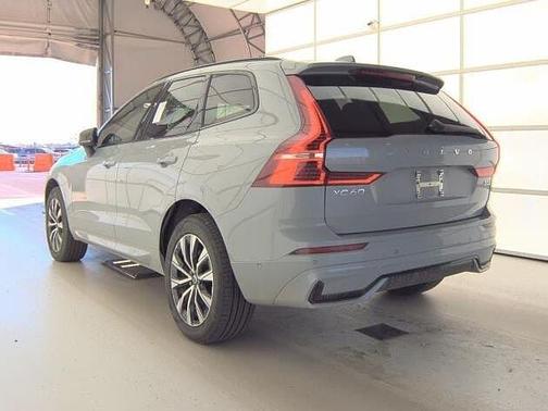 2025 Volvo XC60 Plus