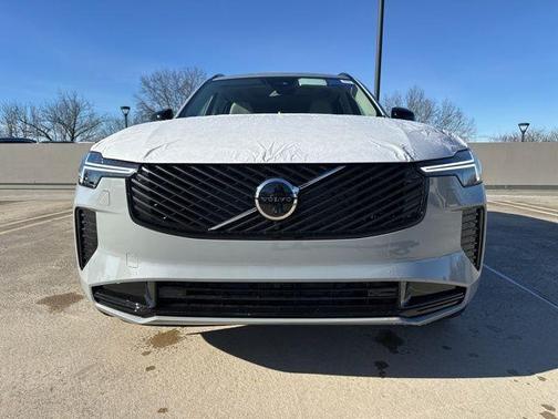 Metallic 2026 Volvo XC90 B6 Ultra Dark Theme 7-Seater