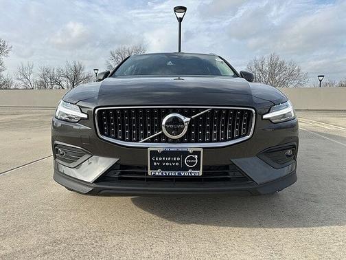 2025 Volvo V60 Cross Country Plus