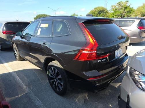 Onyx Black Metallic 2025 Volvo XC60 B5 Core