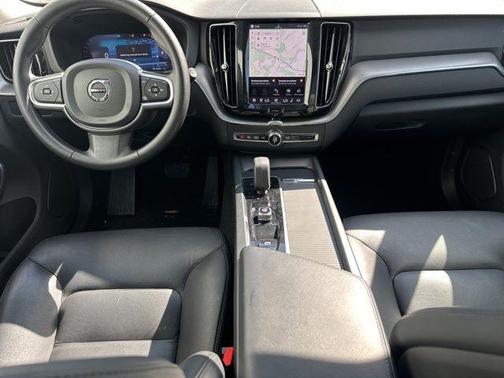 Onyx Black Metallic 2025 Volvo XC60 B5 Core