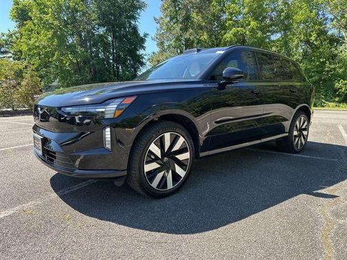 Onyx Black Metallic 2025 Volvo EX90 Twin Motor Plus