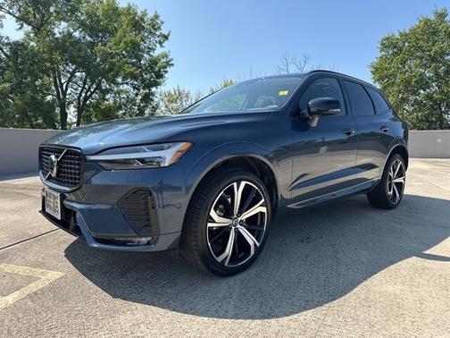 2024 Volvo XC60 B5 Ultimate Dark