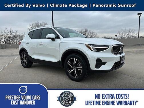 2025 Volvo XC40 Core