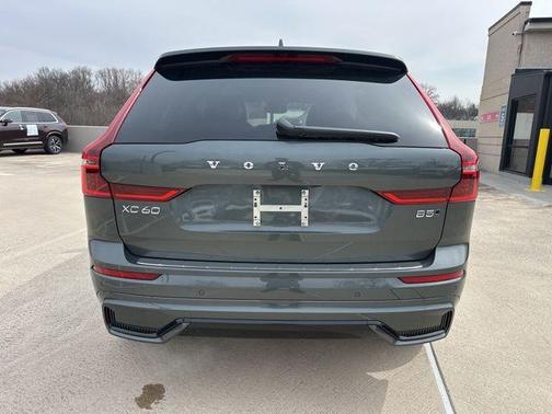 Forest Green 2026 Volvo XC60 B5 Plus