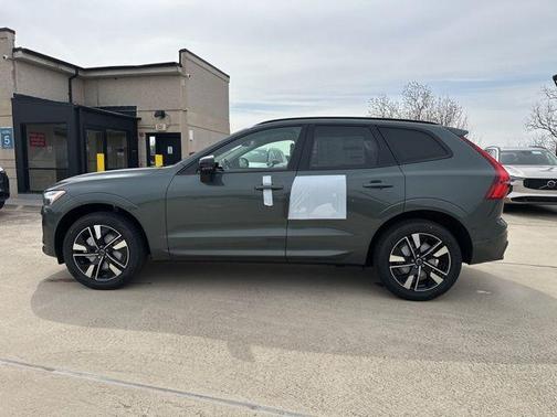 Forest Green 2026 Volvo XC60 B5 Plus