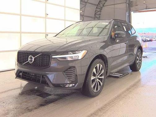 2025 Volvo XC60 Plus