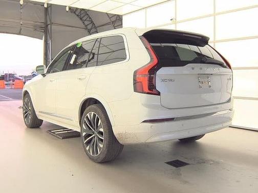 2025 Volvo XC90 Plus