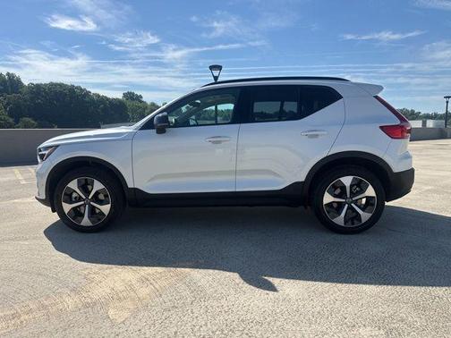 Crystal White 2026 Volvo XC40 B5 Plus