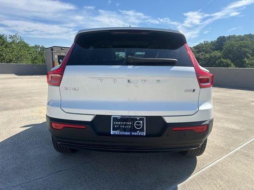 Crystal White 2026 Volvo XC40 B5 Plus