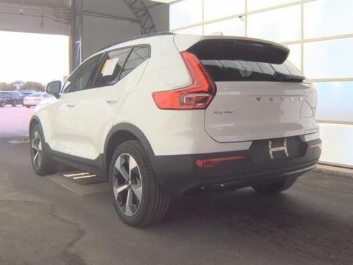 Crystal White 2026 Volvo XC40 B5 Plus