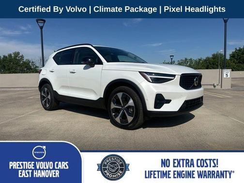Crystal White 2026 Volvo XC40 B5 Plus