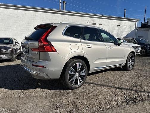 2023 Volvo XC60 Plus