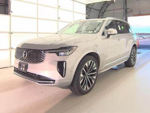 2025 Volvo XC90 Plus