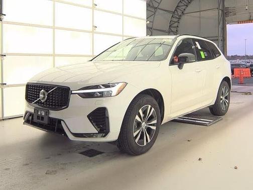 2025 Volvo XC60 Core