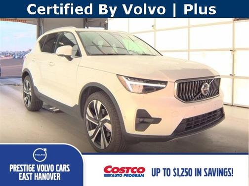 2025 Volvo XC40 B5 Plus Bright Theme