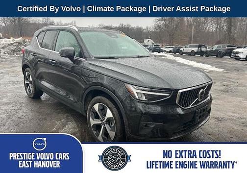 Onyx Black 2023 Volvo XC40 Plus