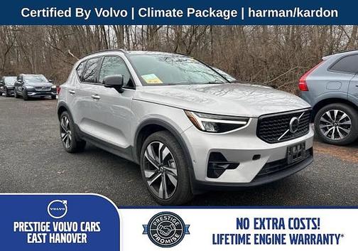 Silver Dawn 2024 Volvo XC40 Plus