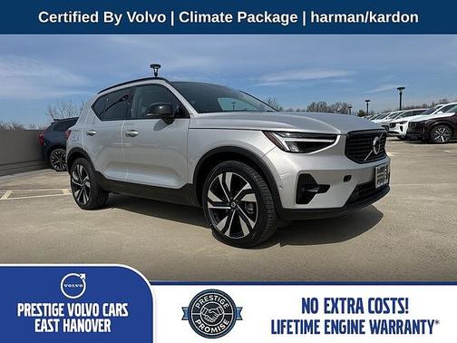 Silver Dawn 2024 Volvo XC40 Plus