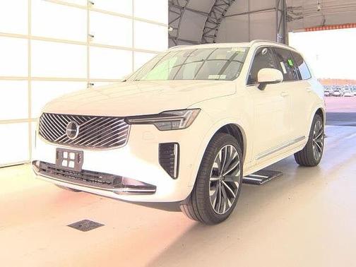 2025 Volvo XC90 Plus