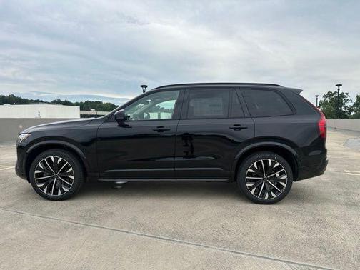 Onyx Black Metallic 2026 Volvo XC90 B6 Ultra Dark Theme 7-Seater