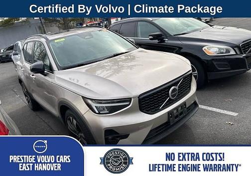 Bright Dusk 2023 Volvo XC40 Plus