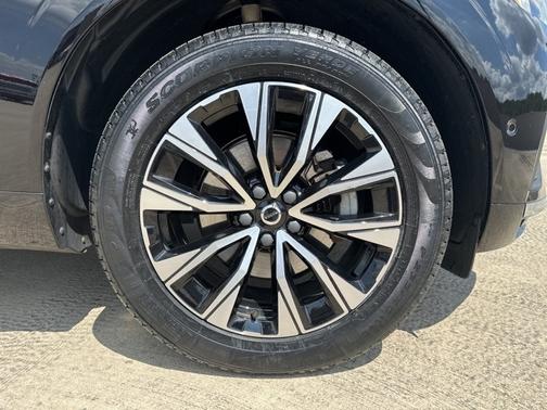 2023 Volvo XC60 B5 AWD Plus Bright