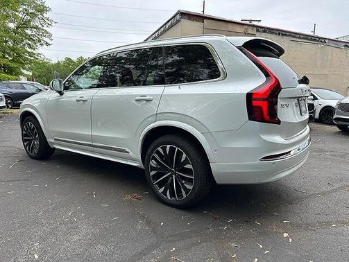 Crystal White 2026 Volvo XC90 Plus