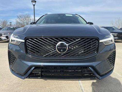Denim Blue Metallic 2026 Volvo XC60 B5 Plus