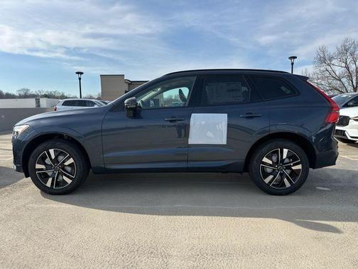 Denim Blue Metallic 2026 Volvo XC60 B5 Plus