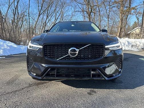 2025 Volvo XC60 Core
