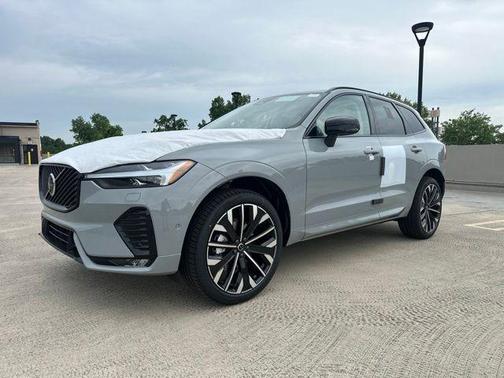 Metallic 2026 Volvo XC60 B5 Ultra